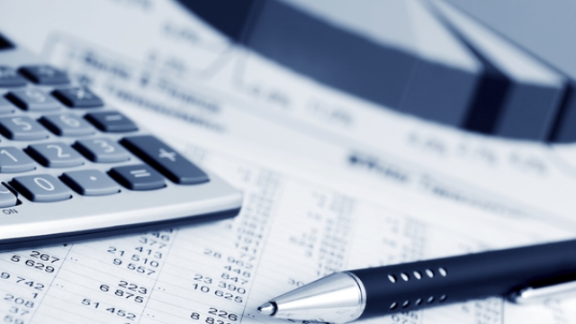 Online vs. Traditional Accounting: Which Is Right for You?